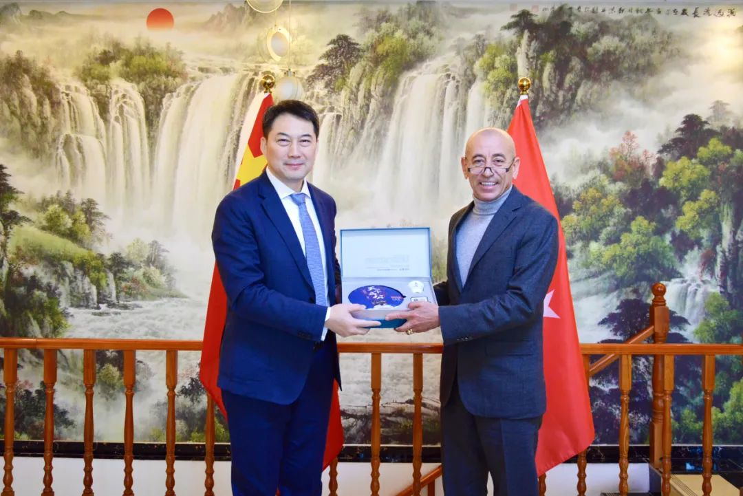【集團動態(tài)】土耳其阿爾桑賈克集團總經(jīng)理“盧申·博茲庫爾特”先生訪問華盾集團
