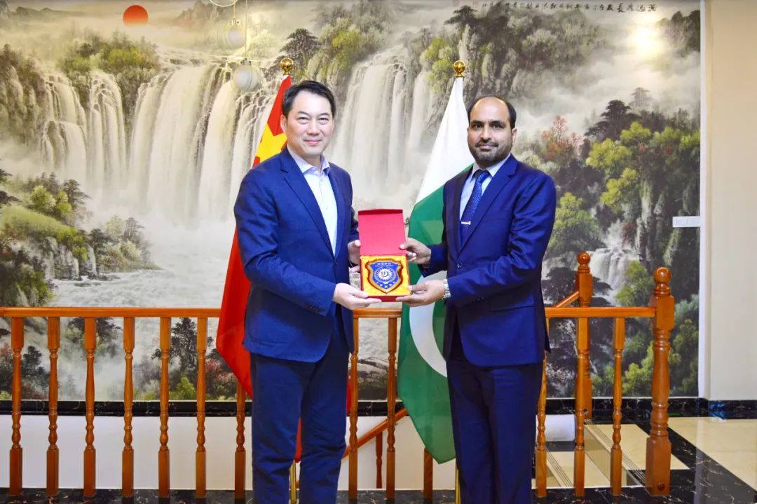 【集團動態(tài)】巴基斯坦駐華武官穆斯塔法準將到訪華盾集團